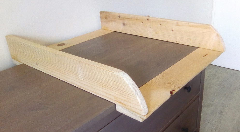 DIY: Fabriquer sa Table à Langer en 2h - Little Green Ideas